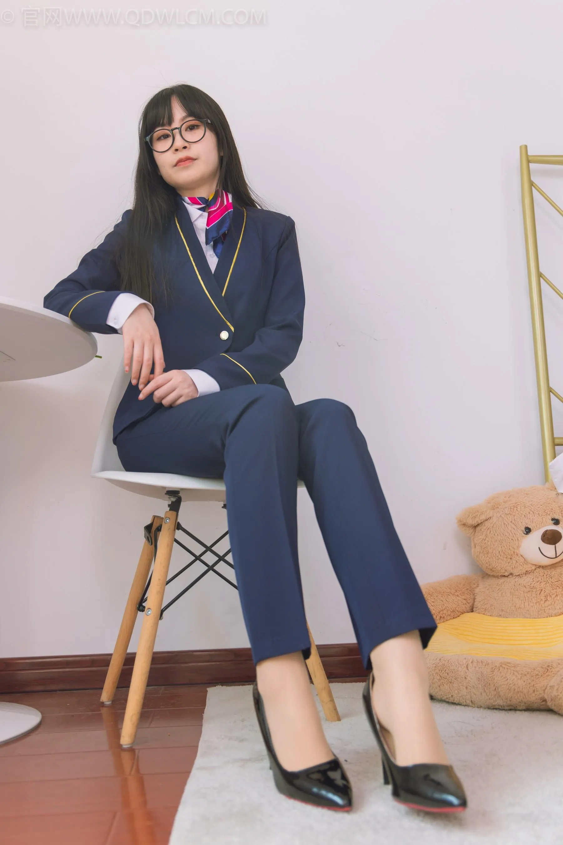 物恋传媒 NO.1500 兮兮-银行小秘书 [151P]插图3